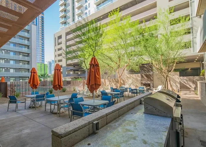 Adorable 1bd - Downtown - Gym, Pool, Parking Apartment *