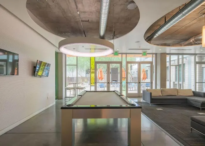 Adorable 1bd - Downtown - Gym, Pool, Parking * Phoenix