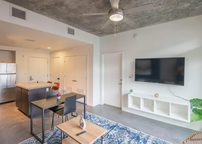 Adorable 1bd - Downtown - Gym, Pool, Parking * Phoenix
