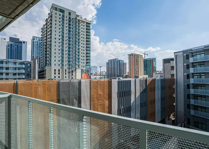 Adorable 1bd - Downtown - Gym, Pool, Parking * Phoenix