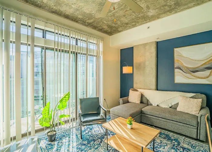 Adorable 1bd - Downtown - Gym, Pool, Parking * Phoenix