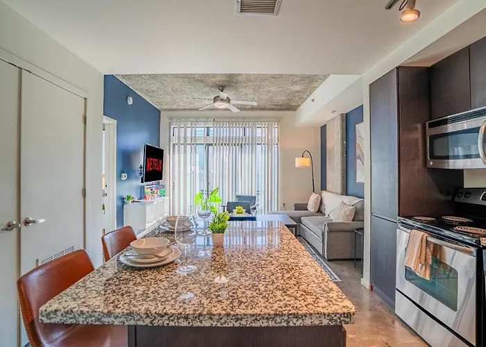 Apartment Adorable 1bd - Downtown - Gym, Pool, Parking *