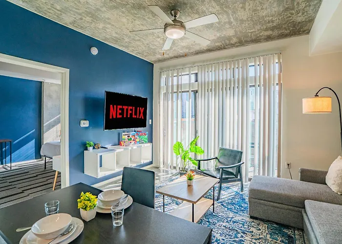 Adorable 1bd - Downtown - Gym, Pool, Parking Apartment