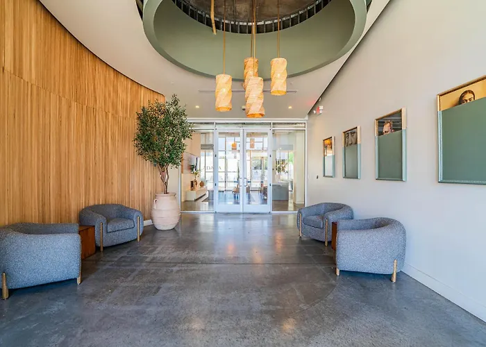 Adorable 1bd - Downtown - Gym, Pool, Parking * Phoenix