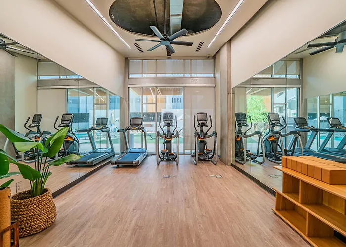 Adorable 1bd - Downtown - Gym, Pool, Parking Apartment