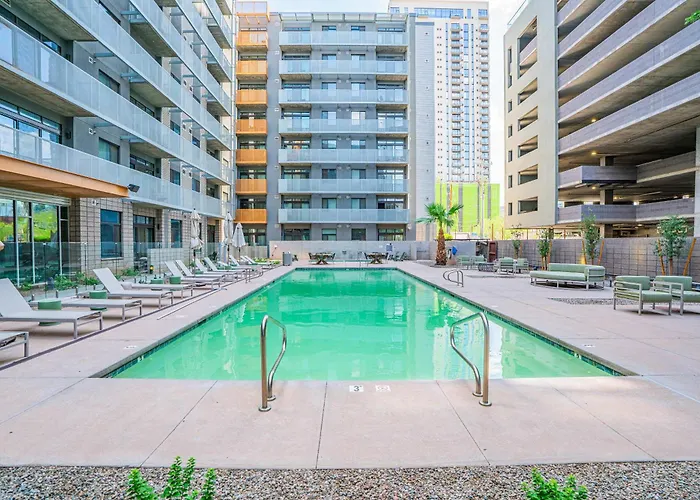 Adorable 1bd - Downtown - Gym, Pool, Parking Apartment *