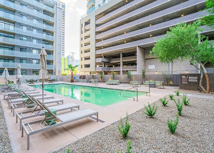 Adorable 1bd - Downtown - Gym, Pool, Parking *